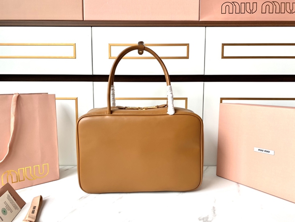 スーパーコピーブランドバッグ背面デザイン